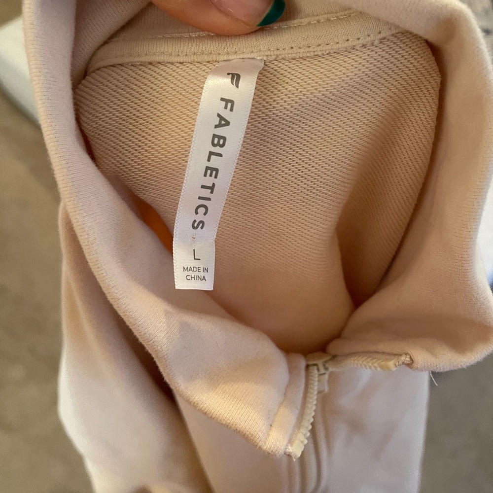 Fabletics Cropped top - Picture 2 of 3